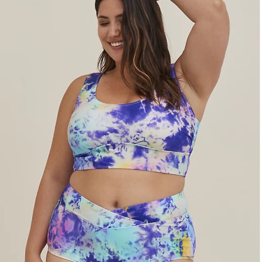 ❌SOLD❌TORRID WIRELESS SCOOP BIKINI TOP - Picture 1 of 8
